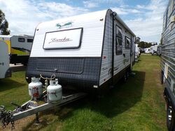 2011 Golden Eagle Caravan S/N 1870