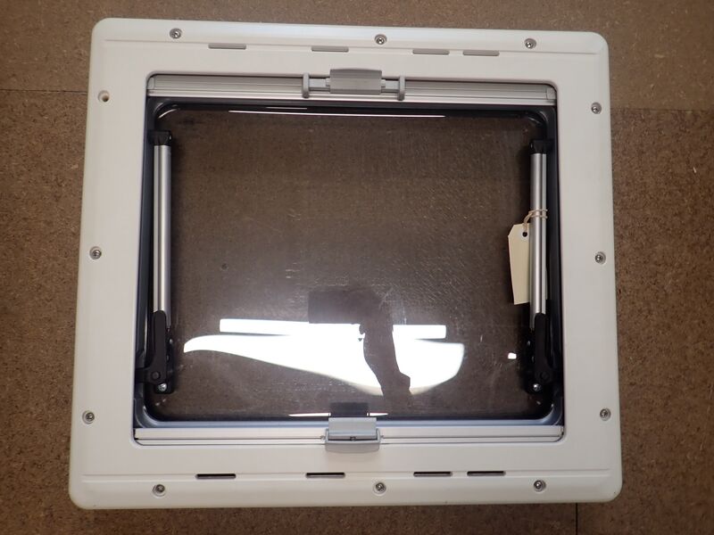 Dometic S4 450x500 Window Complete | Warragul RV Centre Pty Ltd