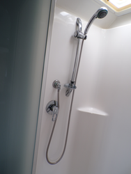 2011 Golden Eagle Caravan SN 1870