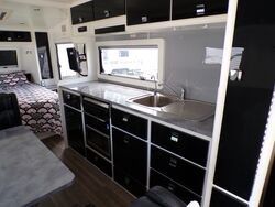 2016 JB Caravan SN 1873